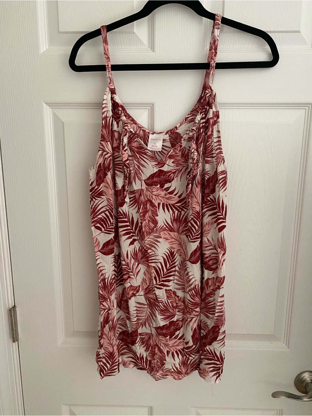 Xhilaration White and Red/Burgundy Flowy Palm Print Cami Tank